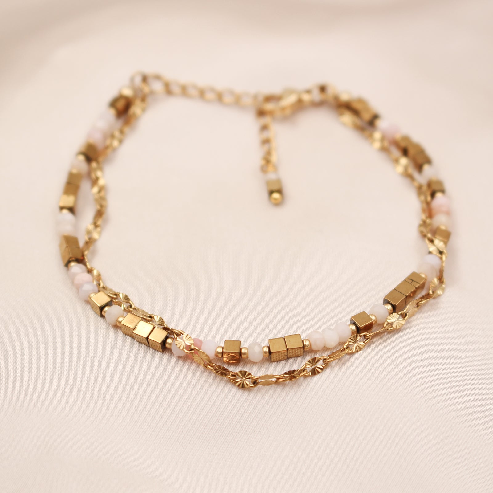 Bracelet Pierres Gemmes Opales Roses et Hématites Dorées