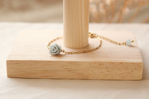 Bracelet Fleur Rose en Porcelaine Bicuit Bleue