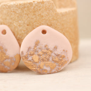 Breloques Pétales en Porcelaine Biscuit fabriquées à la main en France