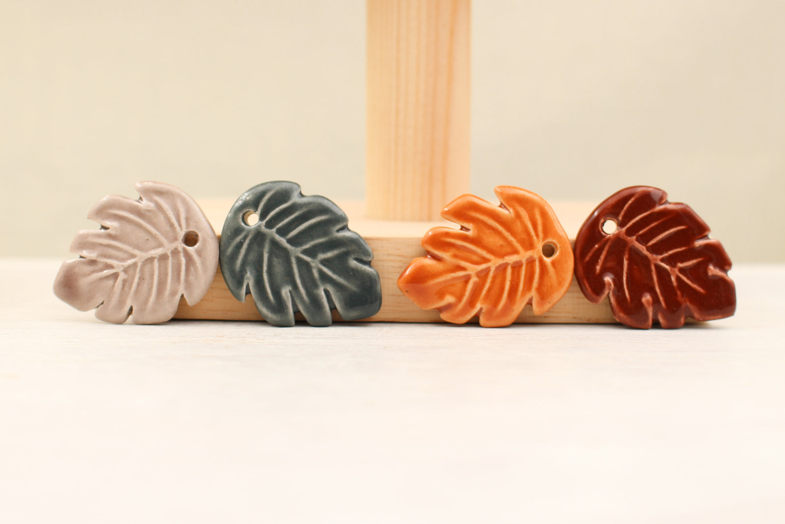 Breloque Ceramique Feuilles Monstera