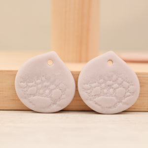 Breloques Pétales en Porcelaine Biscuit fabriquées à la main en France