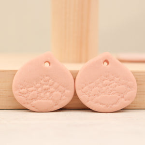 Breloques Pétales en Porcelaine Biscuit fabriquées à la main en France