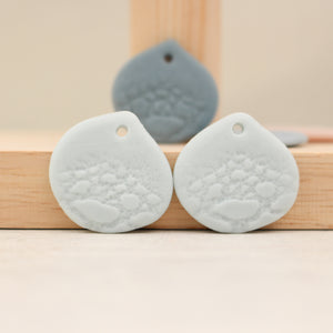 Breloques Pétales en Porcelaine Biscuit fabriquées à la main en France