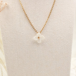 Collier Hortensia Blanc en Porcelaine et Acier Inoxydable