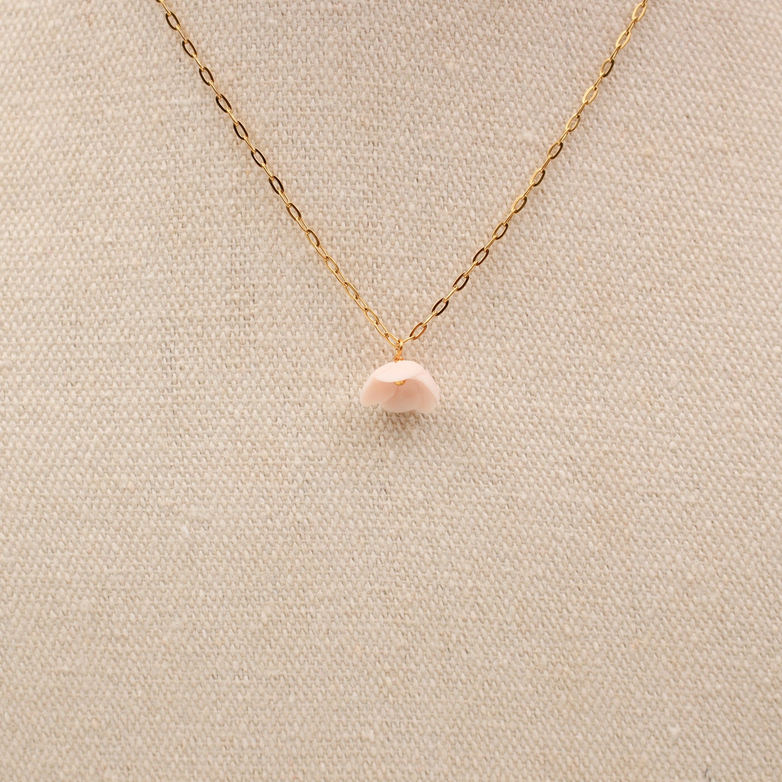 Collier myosotis en porcelaine rose