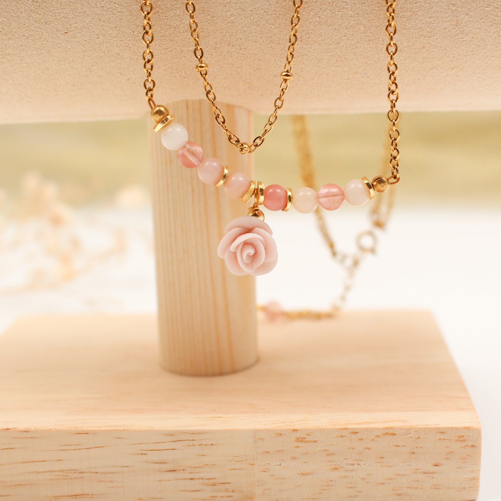 Collier Rose en Porcelaine et Perles en Opale Rose en acier inoxydable doré