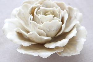 Handmade porcelain peony with a vintage look by Alain Granell