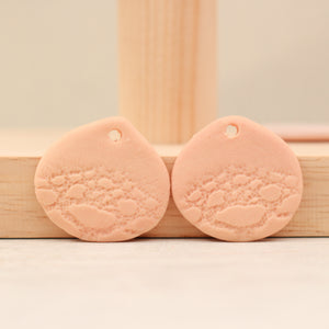 Breloques Pétales en Porcelaine Biscuit fabriquées à la main en France