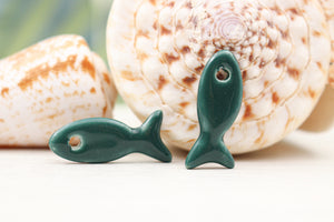 Breloques céramique petits poissons couleur feuille