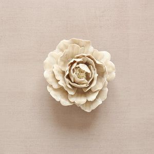 Handmade porcelain peony with a vintage look by Alain Granell