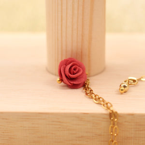 Collier Rose Porcelaine Rouge et Acier Inoxidable doré 