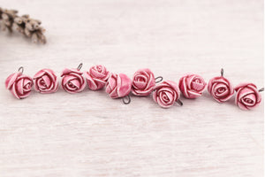 Breloques Roses en céramique fabriquées à la main en France pour création de bijoux et accessoires