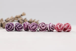 Breloques Roses en céramique fabriquées à la main en France pour création de bijoux et accessoires