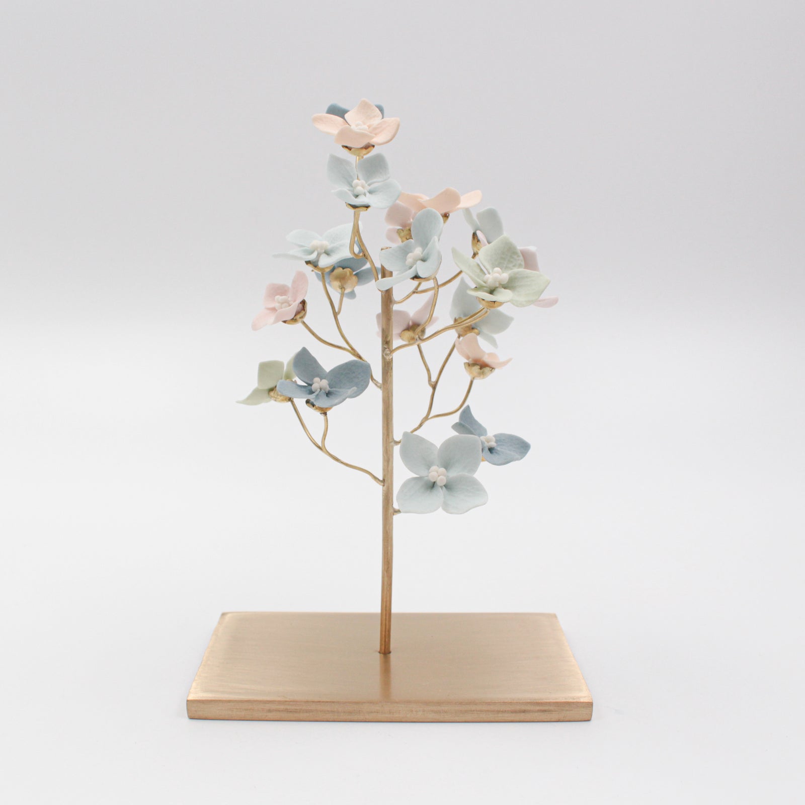 Porcelain Hydrangea Tree - Brass Tree for interior decoration - by Alain Granell